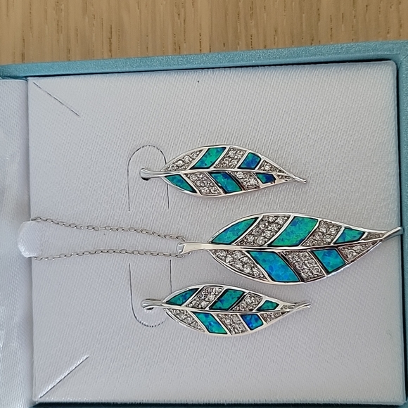 Sterling Silver Jewellery Set - Picture 2 of 2
